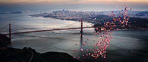 © Dreamscapes by David Drebin, published by teNeues, www.teneues.com. BALLONS OVER SAN FRANCISCO, 2016, Photo © 2016 David Drebin. All rights reserved. www.daviddrebin.com