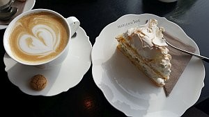 Kuchen im Edel-Café © Brigitte Bonder