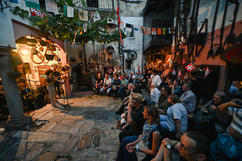 Die grossen Tessiner Sommerveranstaltungen entdecken: ein Sommer voller Kultur, Tradition und Musik